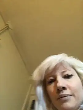 Snapshot of juliaoneandonly chatting on 10.07.25 juliaoneandonly online show from 10.07.25