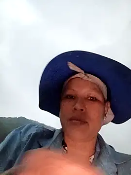 Snapshot of callistra chatting on 04.18.26 callistra online show from 04.18.26