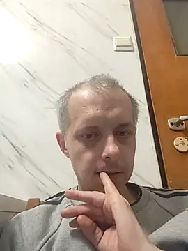 Snapshot of szajbusek41 chatting on 01.12.26 szajbusek41 online show from 01.12.26