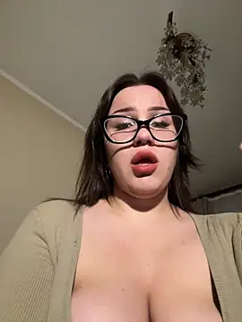 Snapshot of DeliceMaya chatting on 10.16.25 DeliceMaya online show from 10.16.25