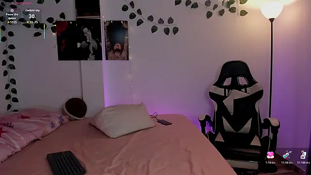 SophiieParkeer online show from 11.06.25