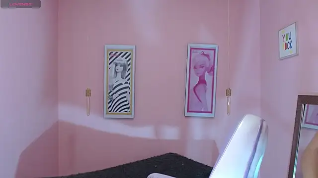 Snapshot of Bunny_poison chatting on 10.22.25 Bunny poison online show from 10.22.25