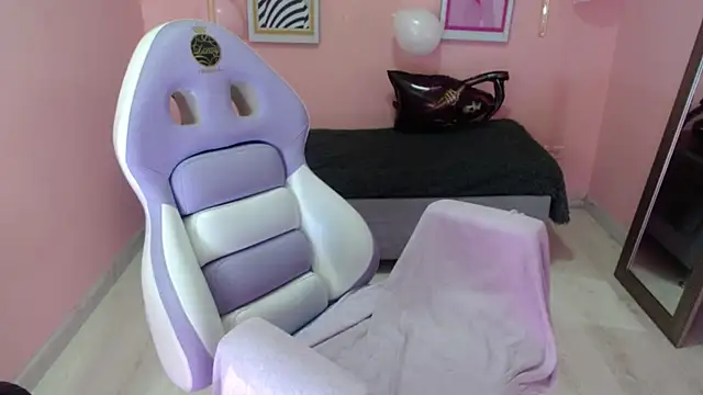 Snapshot of Bunny_poison chatting on 10.29.25 Bunny poison online show from 10.29.25