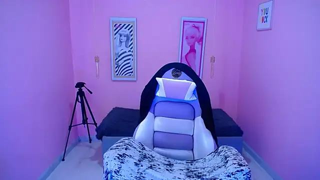 Snapshot of Bunny_poison chatting on 11.30.25 Bunny poison online show from 11.30.25