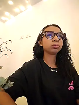 Suzanelee1 online show from 10.04.25