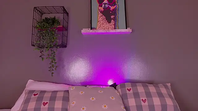 KeendraFox  online show from 10.21.25