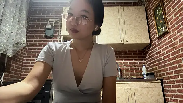 EmmaLeexth online show from 09.27.25