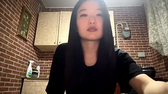 EmmaLeexth online show from 02.10.26