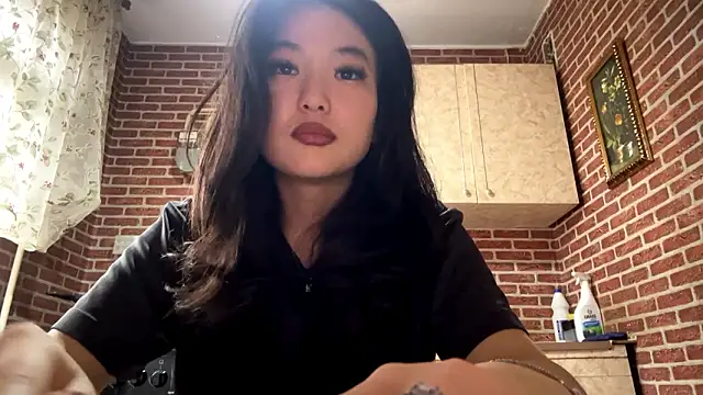 EmmaLeexth online show from 03.09.26