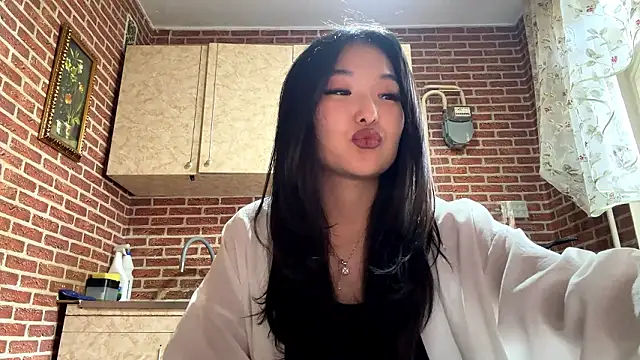 EmmaLeexth online show from 03.24.26