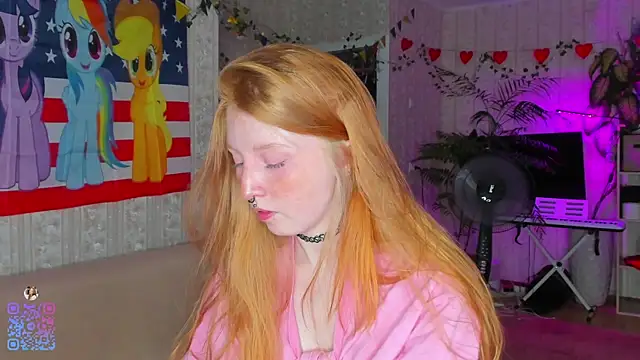 Snapshot of RitaSweety18 chatting on 06.24.26 RitaSweety18 online show from 06.24.26