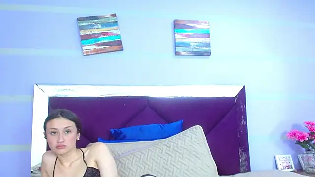 Snapshot of Emily_Swiftt chatting on 11.26.25 Emily Swiftt online show from 11.26.25