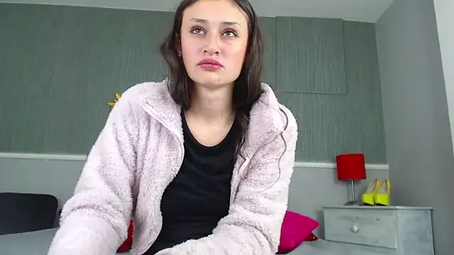 Snapshot of Emily_Swiftt chatting on 12.20.25 Emily Swiftt online show from 12.20.25