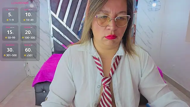 Snapshot of MaylinRosse_ chatting on 05.15.26 MaylinRosse online show from 05.15.26