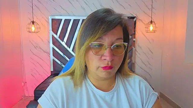 Snapshot of MaylinRosse_ chatting on 05.26.26 MaylinRosse online show from 05.26.26