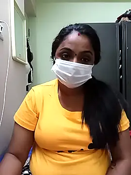 Snapshot of queendivya chatting on 09.25.25 queendivya online show from 09.25.25