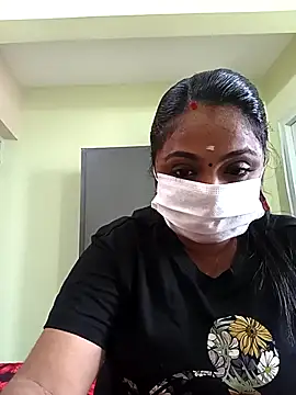 Snapshot of queendivya chatting on 09.30.25 queendivya online show from 09.30.25