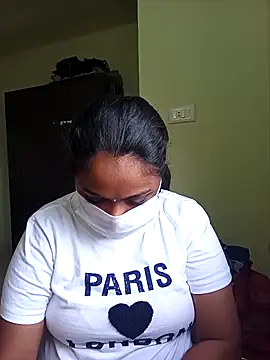 Snapshot of queendivya chatting on 10.03.25 queendivya online show from 10.03.25