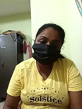 Snapshot of queendivya chatting on 11.22.25 queendivya online show from 11.22.25