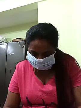 Snapshot of queendivya chatting on 11.25.25 queendivya online show from 11.25.25