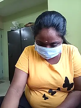 Snapshot of queendivya chatting on 11.26.25 queendivya online show from 11.26.25