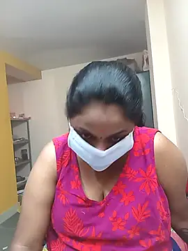 Snapshot of queendivya chatting on 01.13.26 queendivya online show from 01.13.26