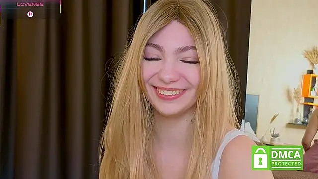 Snapshot of EmilyZortea chatting on 10.11.25 EmilyZortea online show from 10.11.25