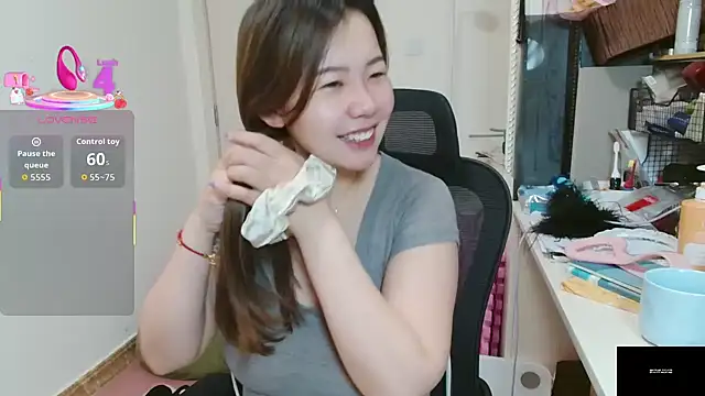 Snapshot of sallycui chatting on 05.26.26 sallycui online show from 05.26.26
