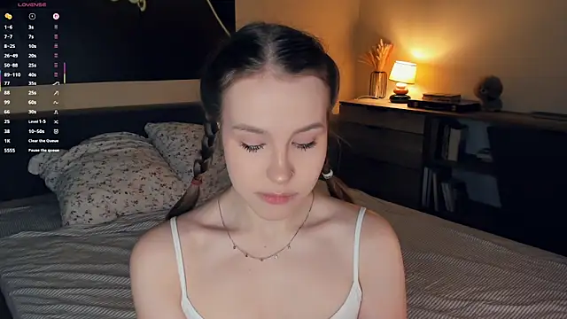 MaliaBourraine online show from 12.17.25