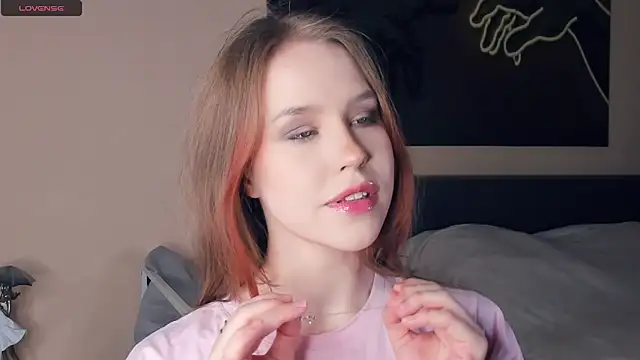 Snapshot of MaliaBourraine chatting on 02.28.26 MaliaBourraine online show from 02.28.26