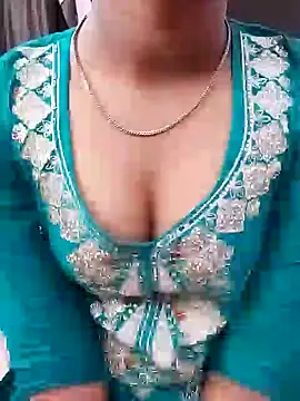 Snapshot of pari_rani7 chatting on 04.05.26 pari rani7 online show from 04.05.26