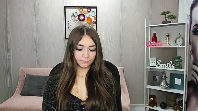 Snapshot of EllaClarke chatting on 02.15.26 EllaClarke online show from 02.15.26