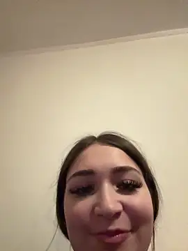 Snapshot of EllaClarke chatting on 02.25.26 EllaClarke online show from 02.25.26