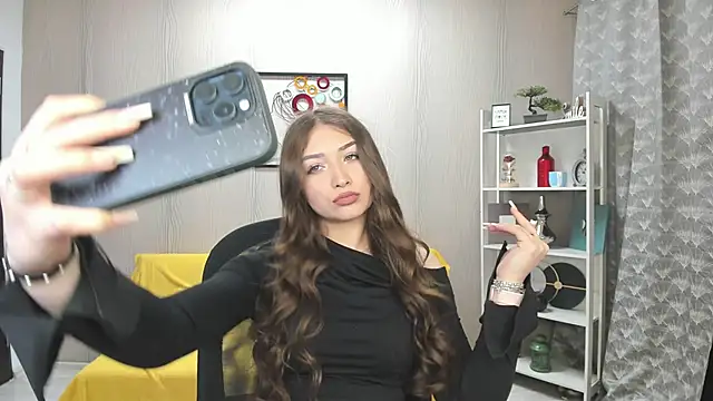 EllaClarke online show from 05.03.26