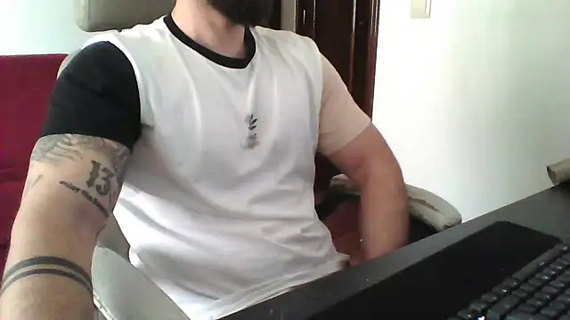 Snapshot of yourfantasy777 chatting on 04.15.26 yourfantasy777 online show from 04.15.26