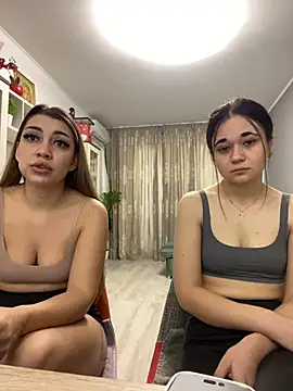 Snapshot of 18belleskinny chatting on 10.19.25 18belleskinny online show from 10.19.25