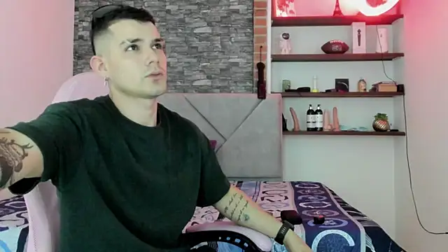 BooyHott  online show from 01.08.26