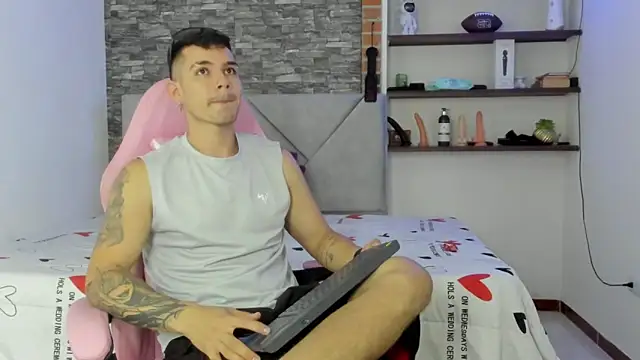 BooyHott  online show from 01.11.26