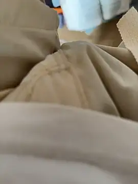 Snapshot of leeyoung_ chatting on 10.08.25 leeyoung  online show from 10.08.25