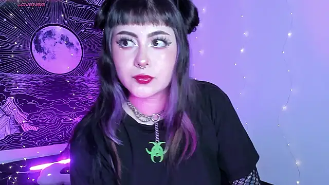 Snapshot of Hallucigenia_ chatting on 01.31.26 Hallucigenia online show from 01.31.26