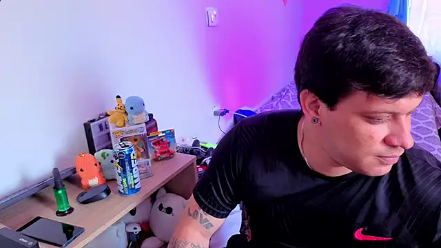 Snapshot of ryden_01 chatting on 09.23.25 ryden 01 online show from 09.23.25
