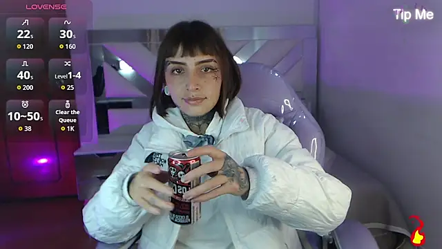 Gyal 8  online show from 10.20.25