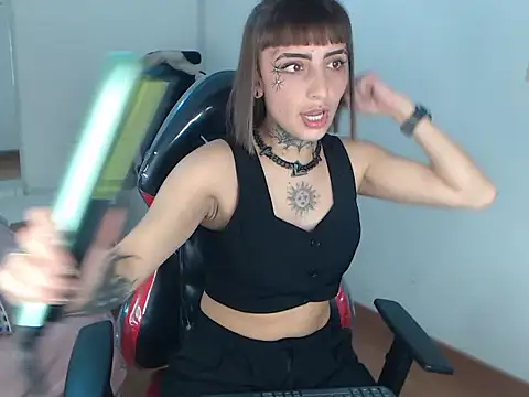 Gyal 8  online show from 11.20.25