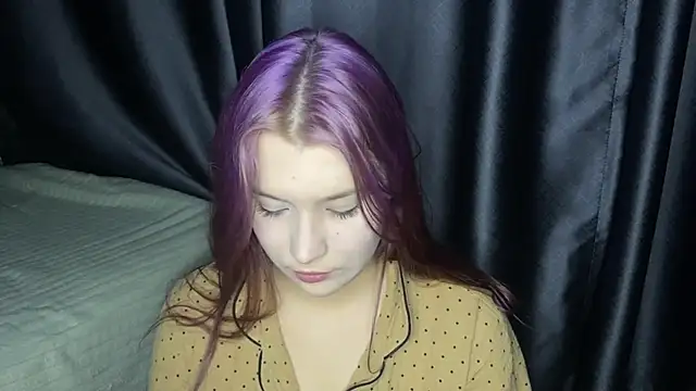 Elvira8cute online show from 10.23.25