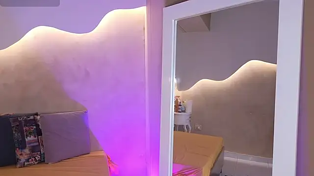 Snapshot of SaraGuzmann chatting on 01.14.26 SaraGuzmann online show from 01.14.26