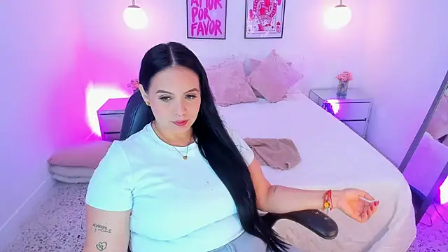 Snapshot of camiladuke7 chatting on 06.17.26 camiladuke7 online show from 06.17.26