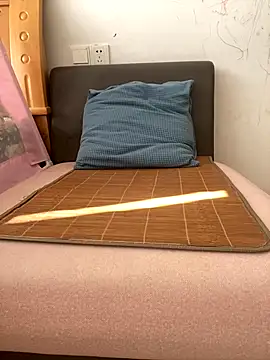 Megan68 online show from 10.17.25