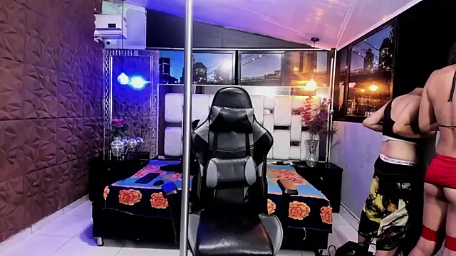 Twindesires online show from 10.12.25