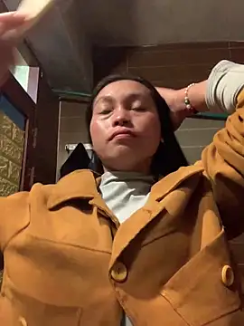 Snapshot of Halyy_xx chatting on 02.19.26 Halyy xx online show from 02.19.26