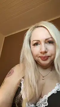 MarinaMargo online show from 11.21.25